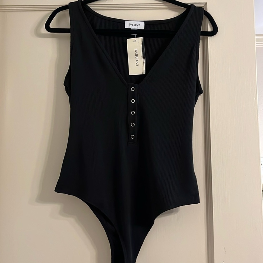 Evereve bodysuit. Size medium. New with tags!